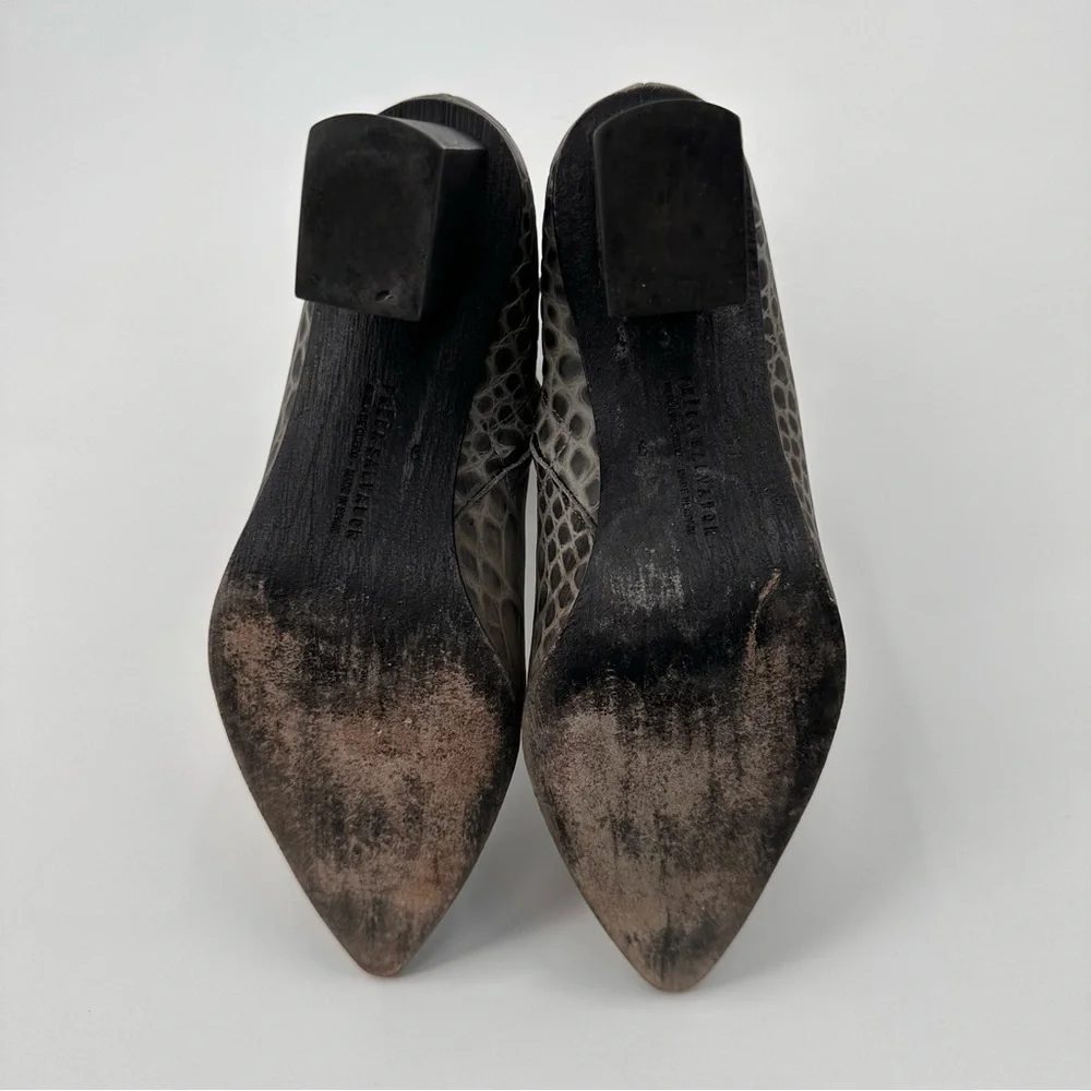 Freda Salvador marks show